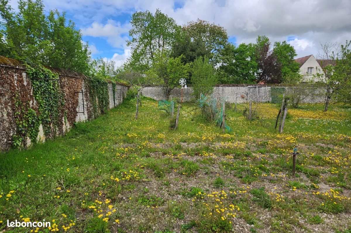 Jardin clos de murs 1 420 m² avec eau – Beaugency · 52 500 €