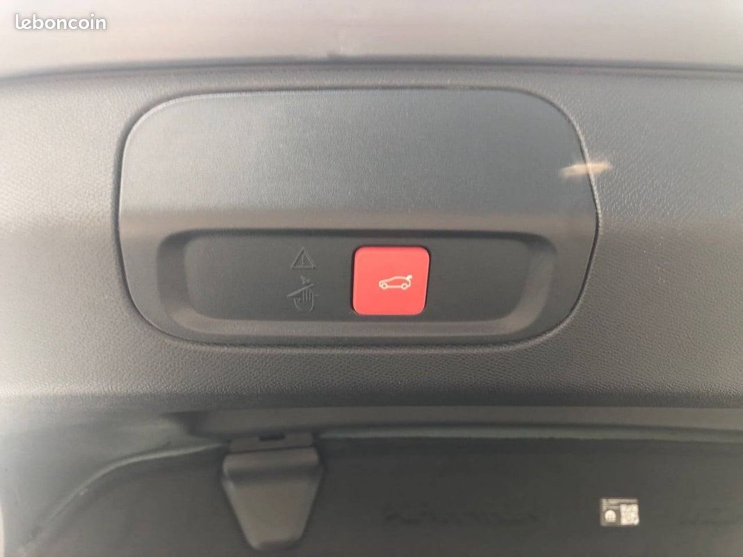 PEUGEOT 408 Hybrid 145 e-DCS6 GT (image 14)