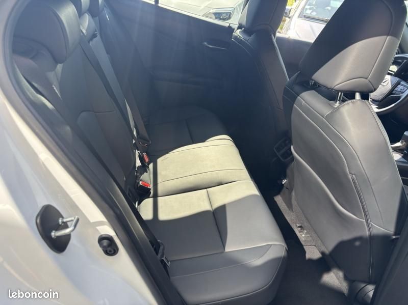 Lexus UX 250h F SPORT Design 2WD (image 16)