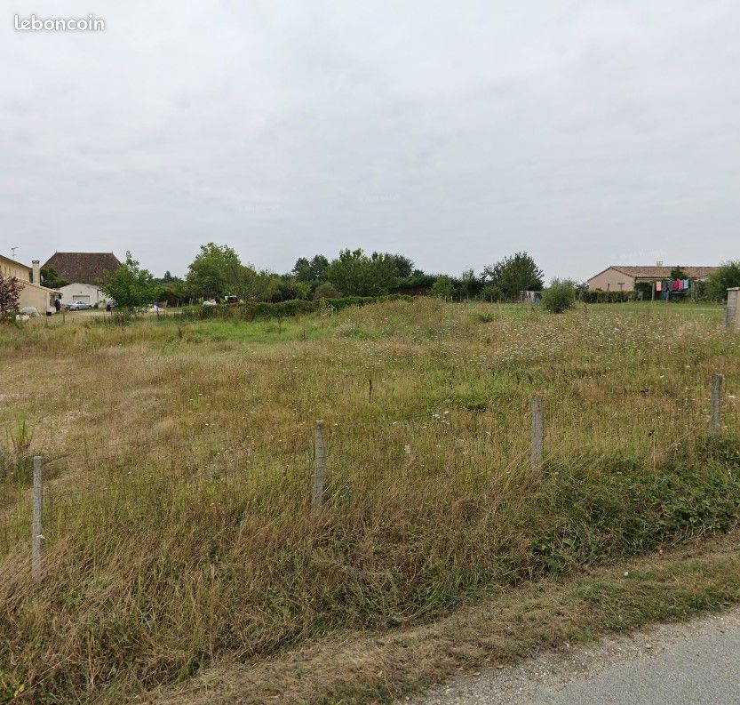 Terrain 1 300 m² Coutras · 40 000 €