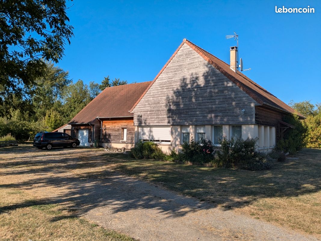Maison 8 pièces 165 m² · à Croissy-sur-Celle · 165 m² · 320 000 €