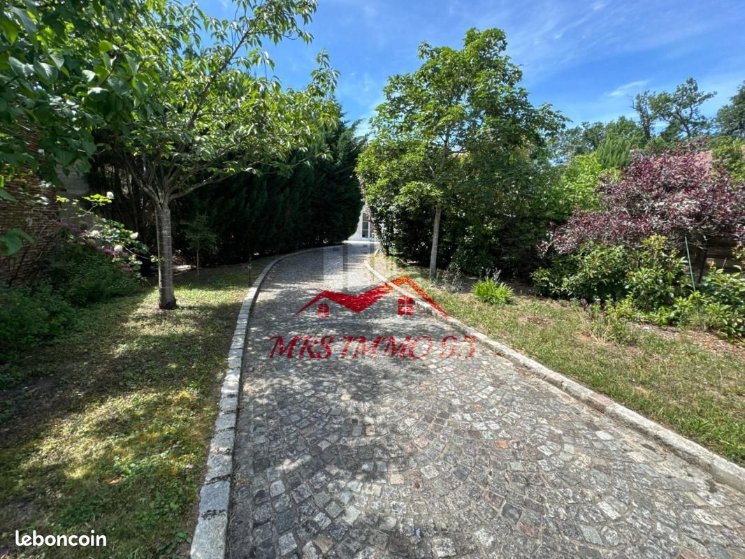 Maison 6 pièces 170 m² · à Lamorlaye · 170 m² · 719 000 €