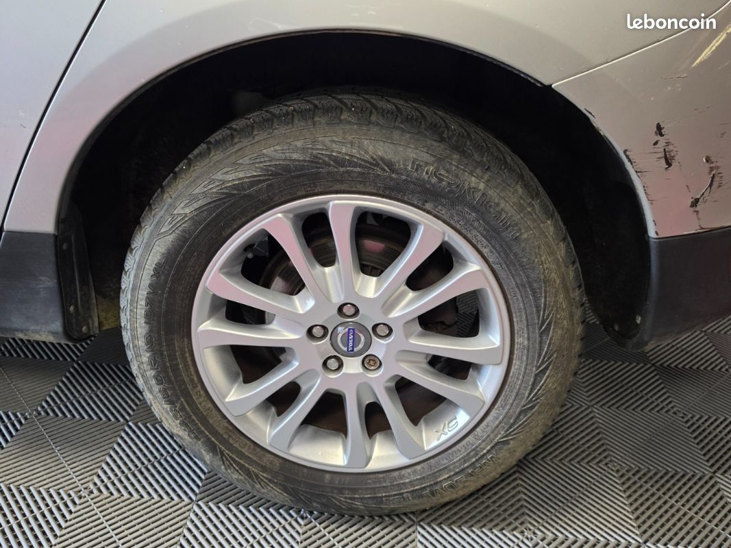VOLVO XC60 D5 AWD Summum Geartronic A (image 24)