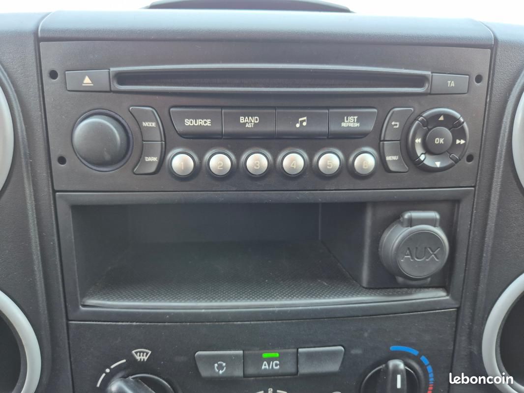 Peugeot Partner FOURGON STANDARD 1.6 BLUEHDI 100 S&S BVM5 PREMIUM (image 19)