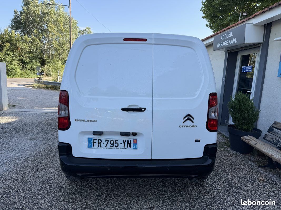 Citroen berlingo m 1.5 blue hdi 100 car play grip mode caméra 3 places 2020 (image 4)