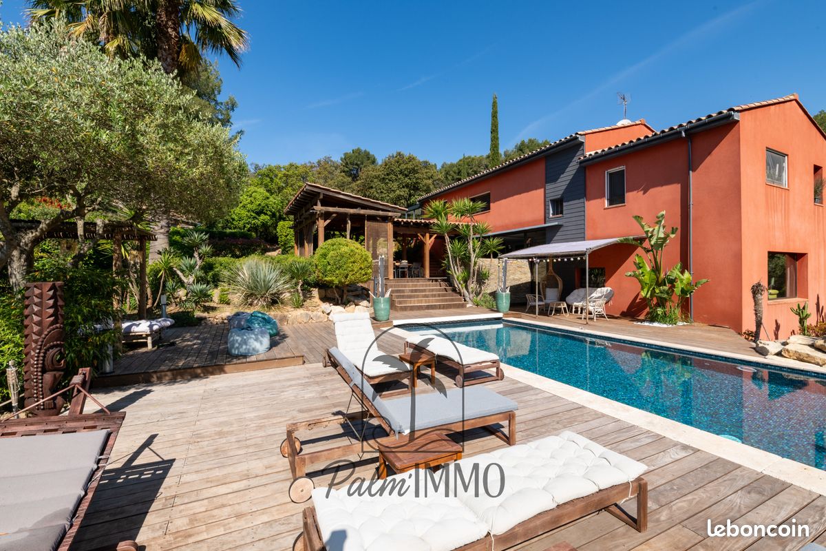 Maison 7 pièces 237 m² · à Sanary-sur-Mer · 237 m² · 1 750 000 €
