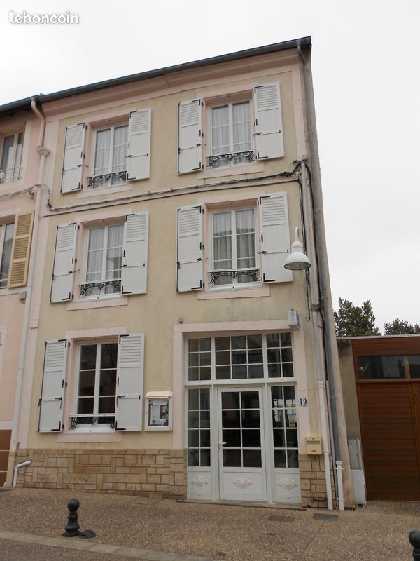Immeuble 15 pièces 560 m² · à Bourbonne-les-Bains · 560 m² · 265 000 €