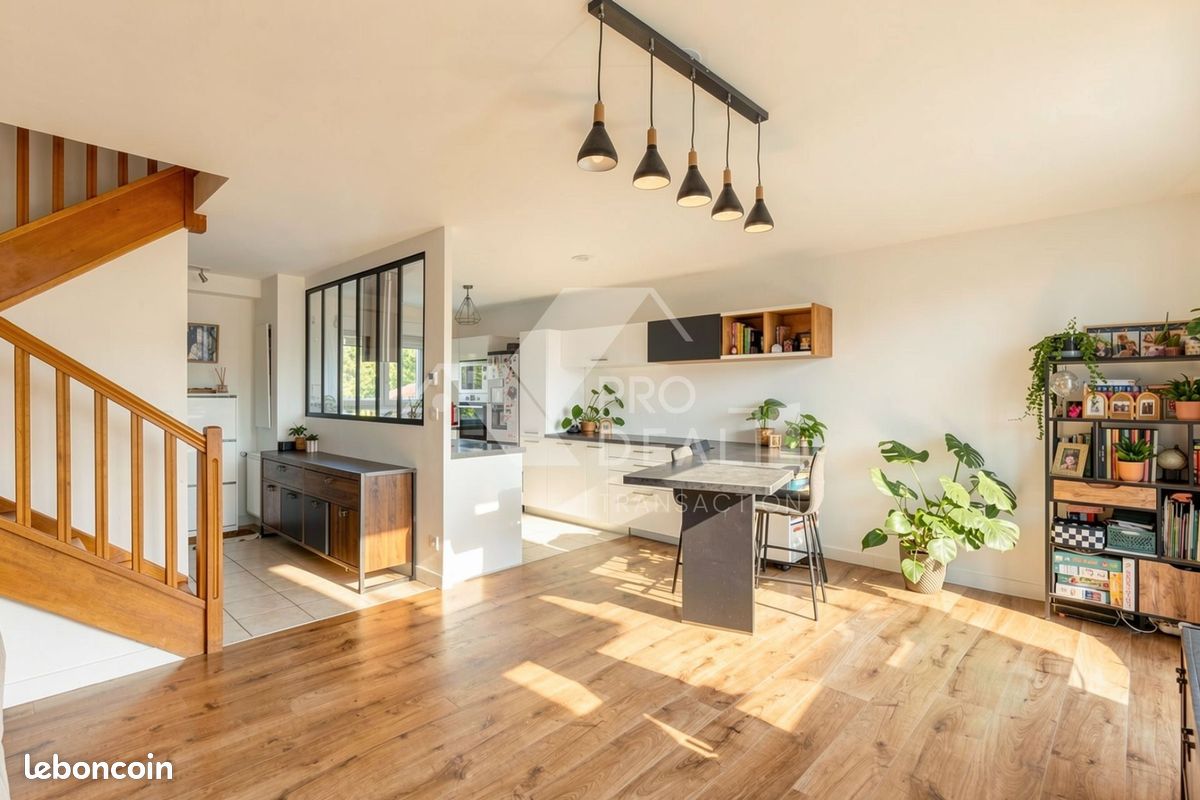 Appartement 4 pièces 77 m² · à Bron · 77 m² · 312 000 €