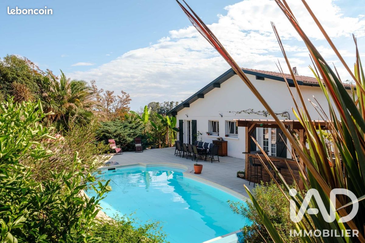 Maison 6 pièces 136 m² · à Orthevielle · 136 m² · 396 000 €