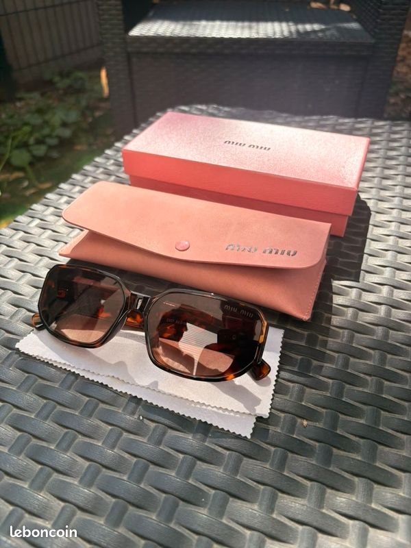 Lunettes de soleil Miu Miu Écaille de Tortue – Neuf complet avec coffret rose 🌸🕶️ (image 1)