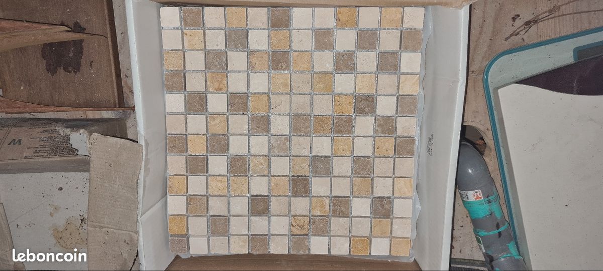 Frise en travertin (image 1)