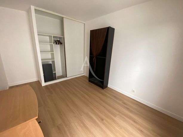 Appartement a louer  - 2 pièce(s) - 48 m2 - Surfyn