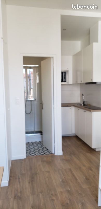 Appartement 1 pièce 14 m² · à Vichy · 14,4 m² · 375 €