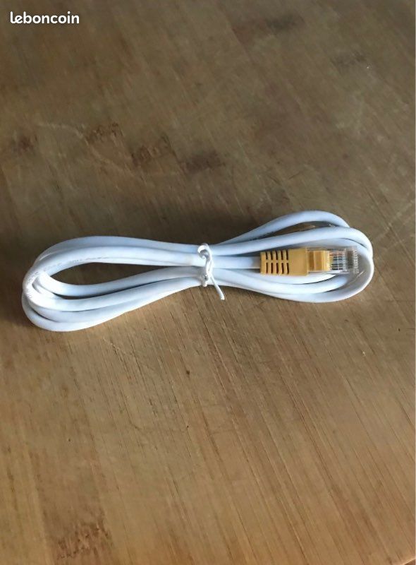 Câble ethernet RJ45 de 1,50 mètre (image 1)
