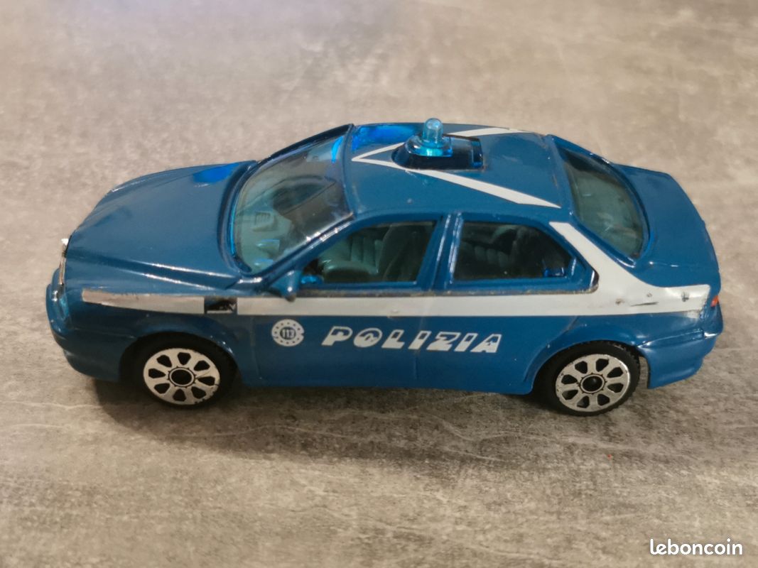 Voitures miniatures Burago 1:18