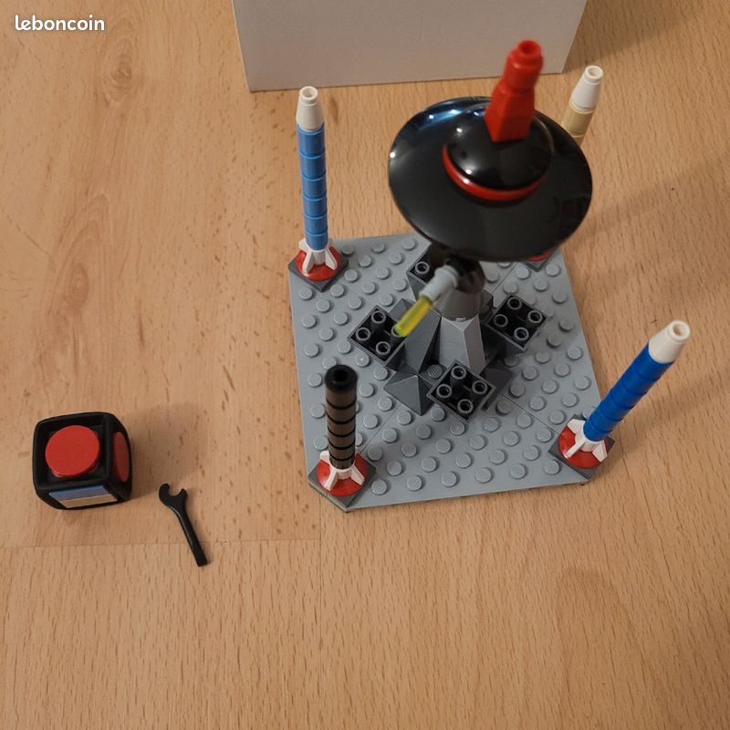 Lego UFO Attack (image 2)