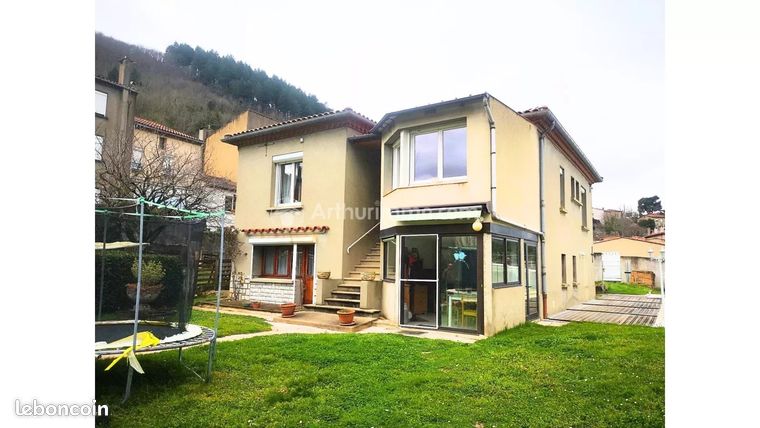 Propriété 6 pièces 159 m²