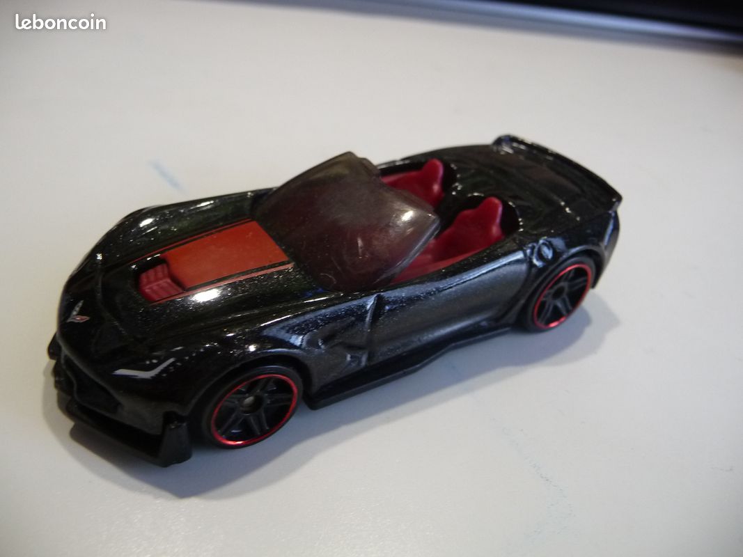 Mini voiture miniature Chevrolet Corvette au 1/64 ème (image 1)