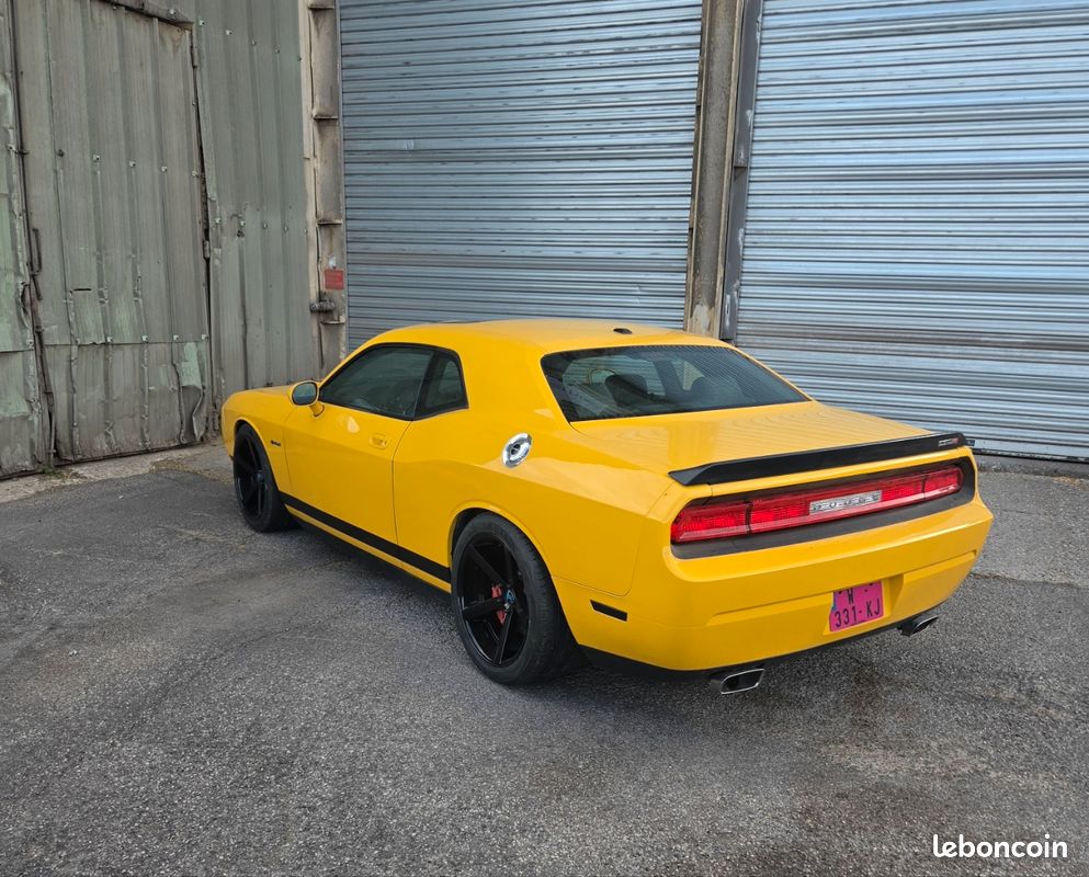Dodge Challenger SRT8 (image 7)