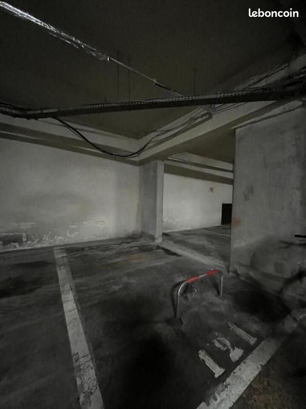 Parking 10 m² · à Paris · 10 m² · 15 000 €