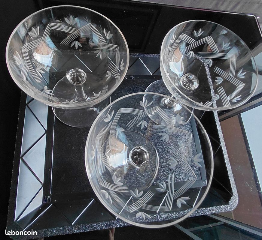 Lot de 3 coupes a champagne vintage en cristal ciselé (image 2)