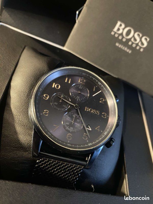 Montre Hugo Boss navigator en acier bleu nuit avec le bracelet en