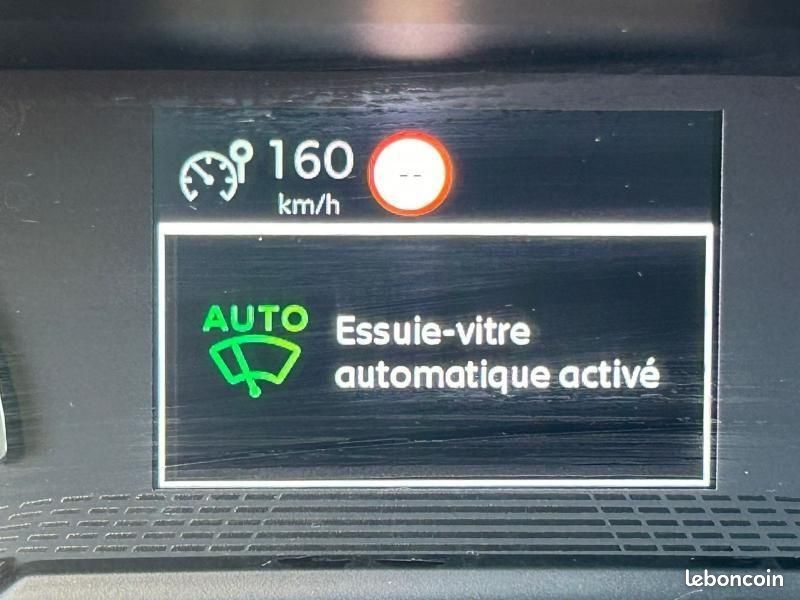 Peugeot 2008 1.2 PureTech 100ch S&S Active (image 17)