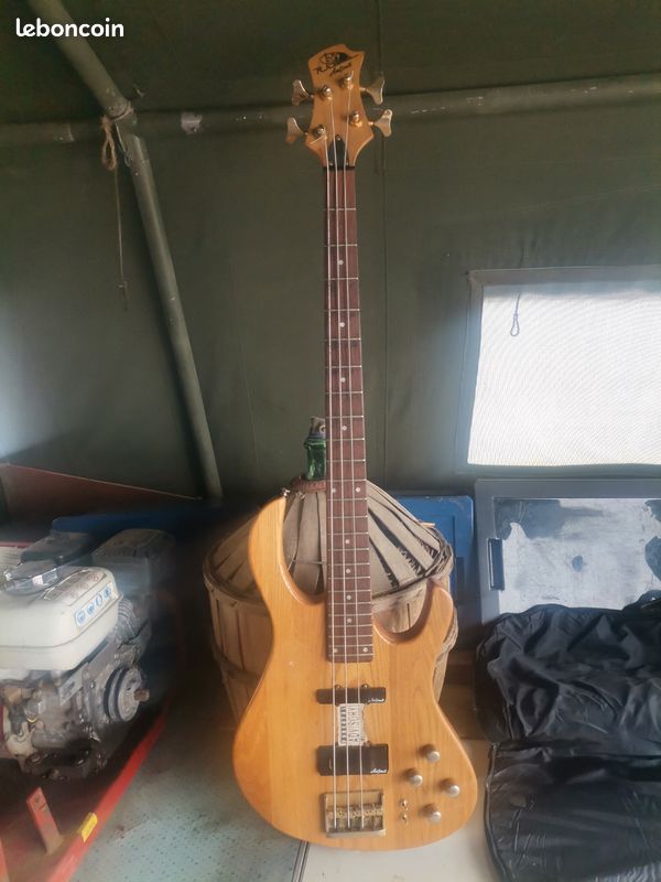 Guitare basse Aria Pro II (image 1)