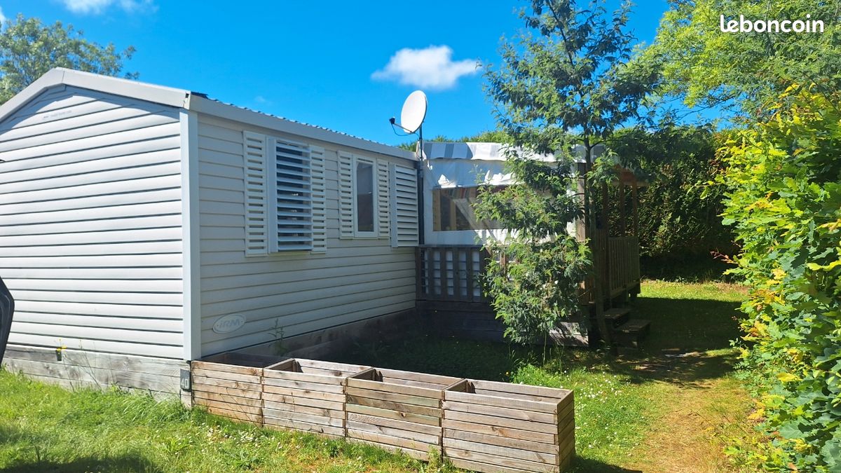 Local commercial 4 pièces 32 m² · à Landevieille · 32 m² · 30 900 €