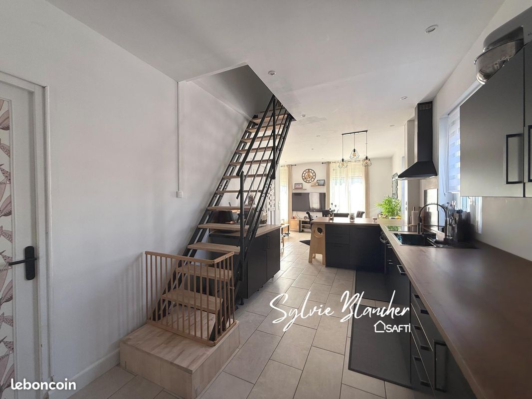 Maison 4 pièces 93 m² · à Bretteville-sur-Laize · 93 m² · 243 000 €