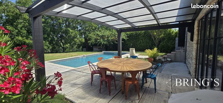 Maison 6 pièces 233 m²
