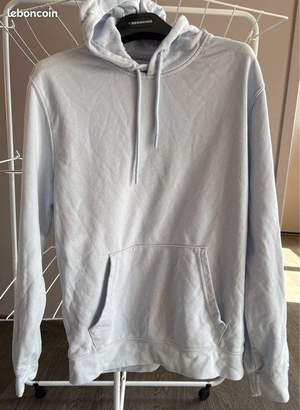 Pull à capuche bleu ciel (image 1)
