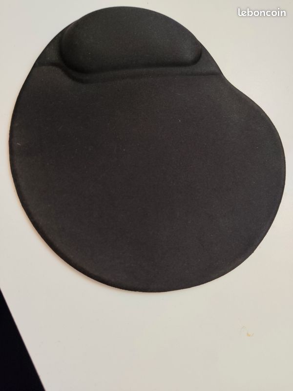 Tapis souris avec repose poignet sans marque (image 1)