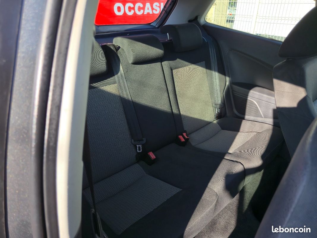 Volkswagen POLO V Style DSG 1.6 tdi 90 cv carplay a saisir (image 7)