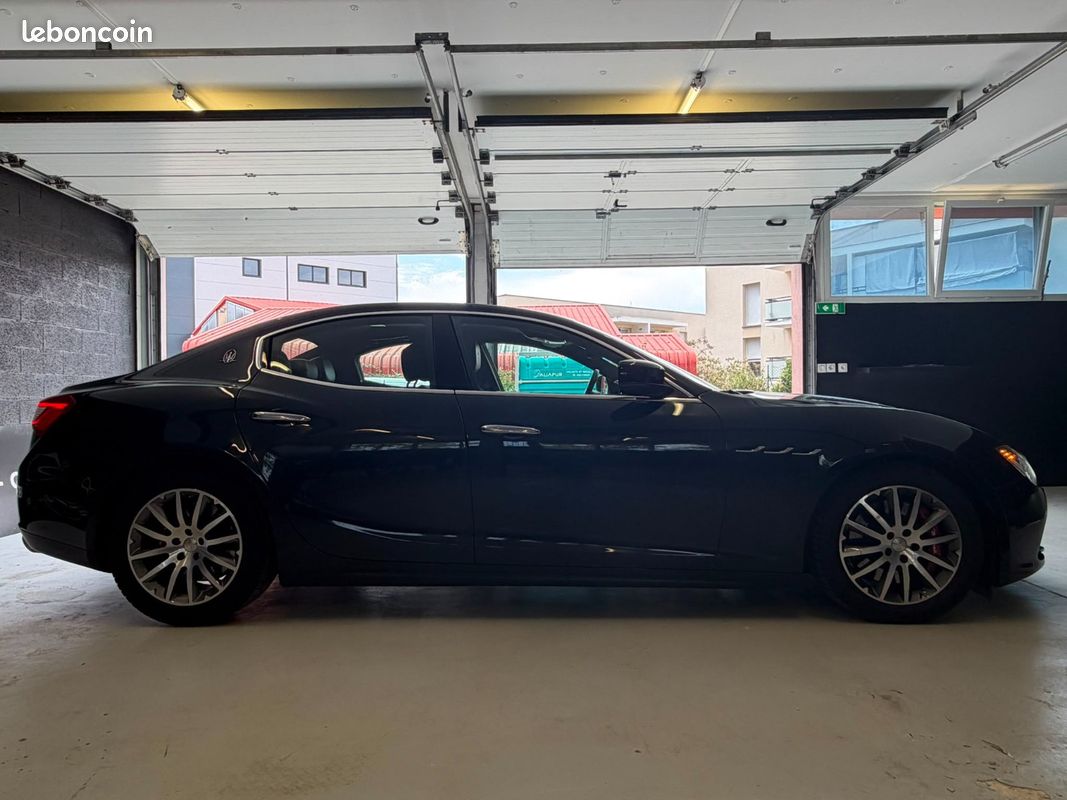 Maserati ghibli 3.0 v6 275 d a / entretien complet / set roue hiver / garantie 6 mois (image 8)