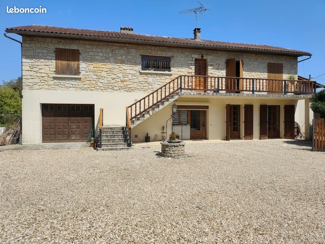 Maison 6 pièces 169 m² · à Champniers · 169 m² · 262 000 €