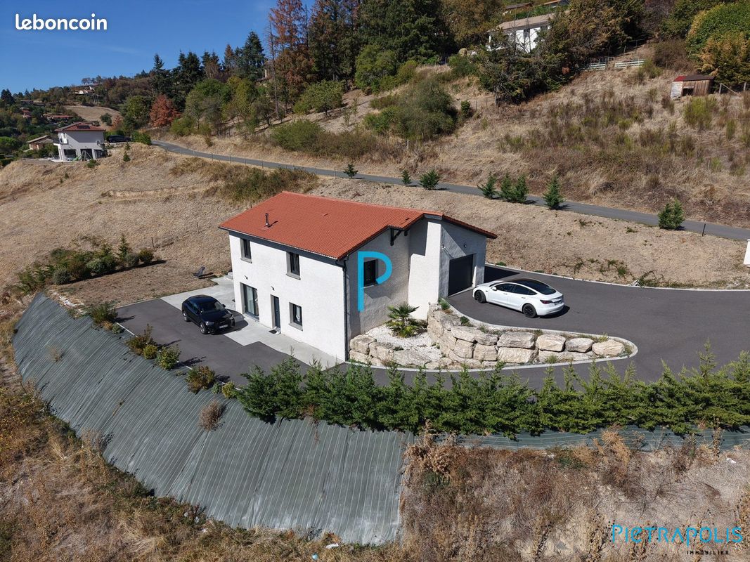 Maison 6 pièces 138 m² · à Vindry-sur-Turdine · 138 m² · 390 000 €