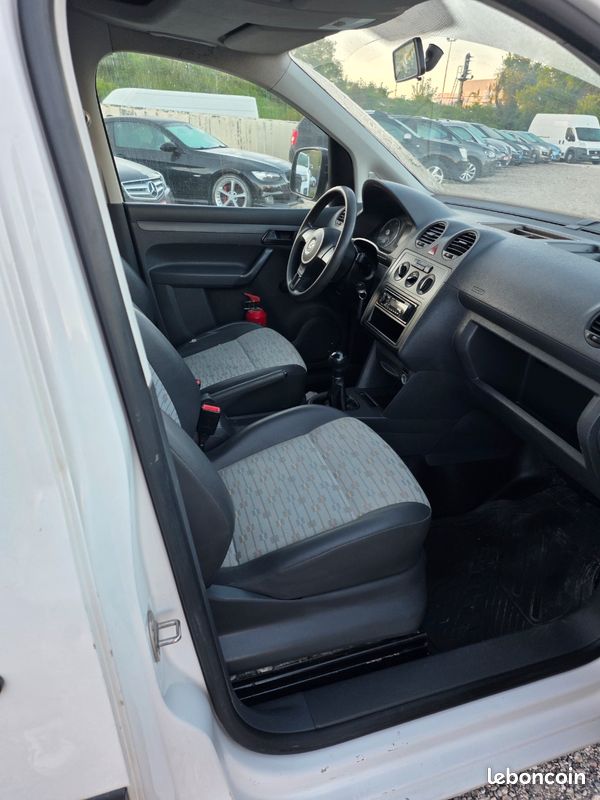 VOLKSWAGEN CADDY 1.6 TDI ATTELAGE 155Mkms (image 5)