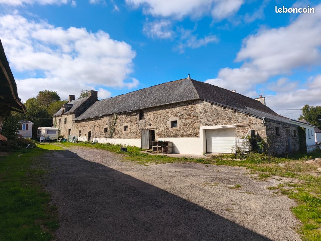 Maison 1 pièce · à Évellys · 80 000 €