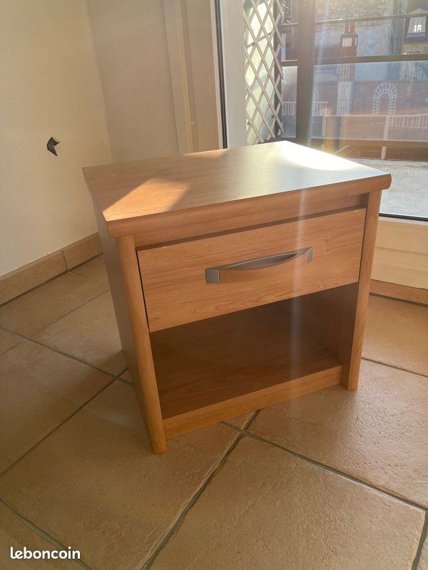 Table de chevet (image 1)