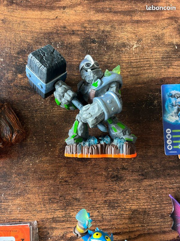 3 jeux skylanders giants + swap force + trap teamsur wii + 2 à