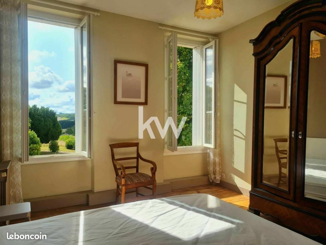 Propriété 13 pièces 362 m² - Châtignac 16480 (image principale 10)