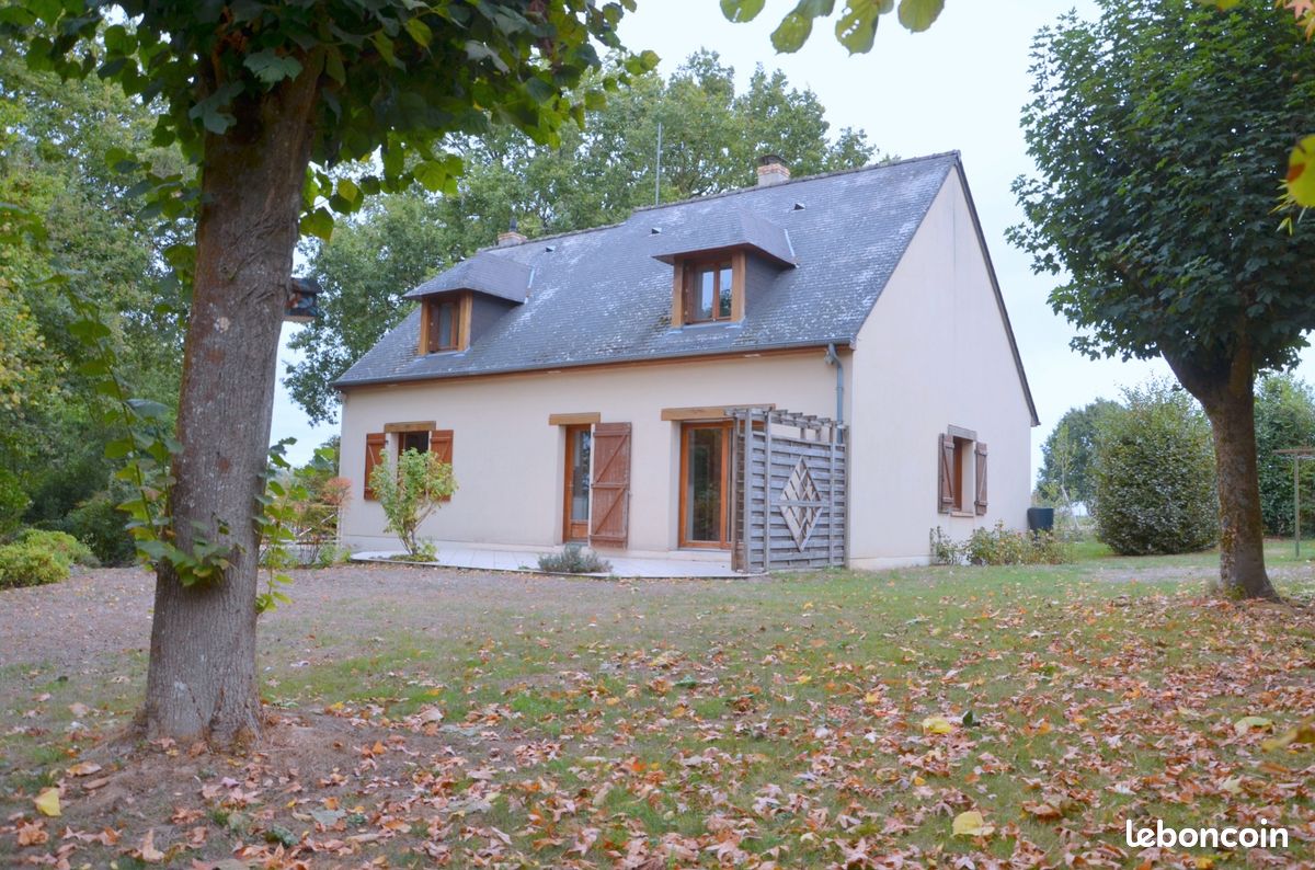 Maison 6 pièces 140 m² · à Segré-en-Anjou Bleu · 140 m² · 303 000 €