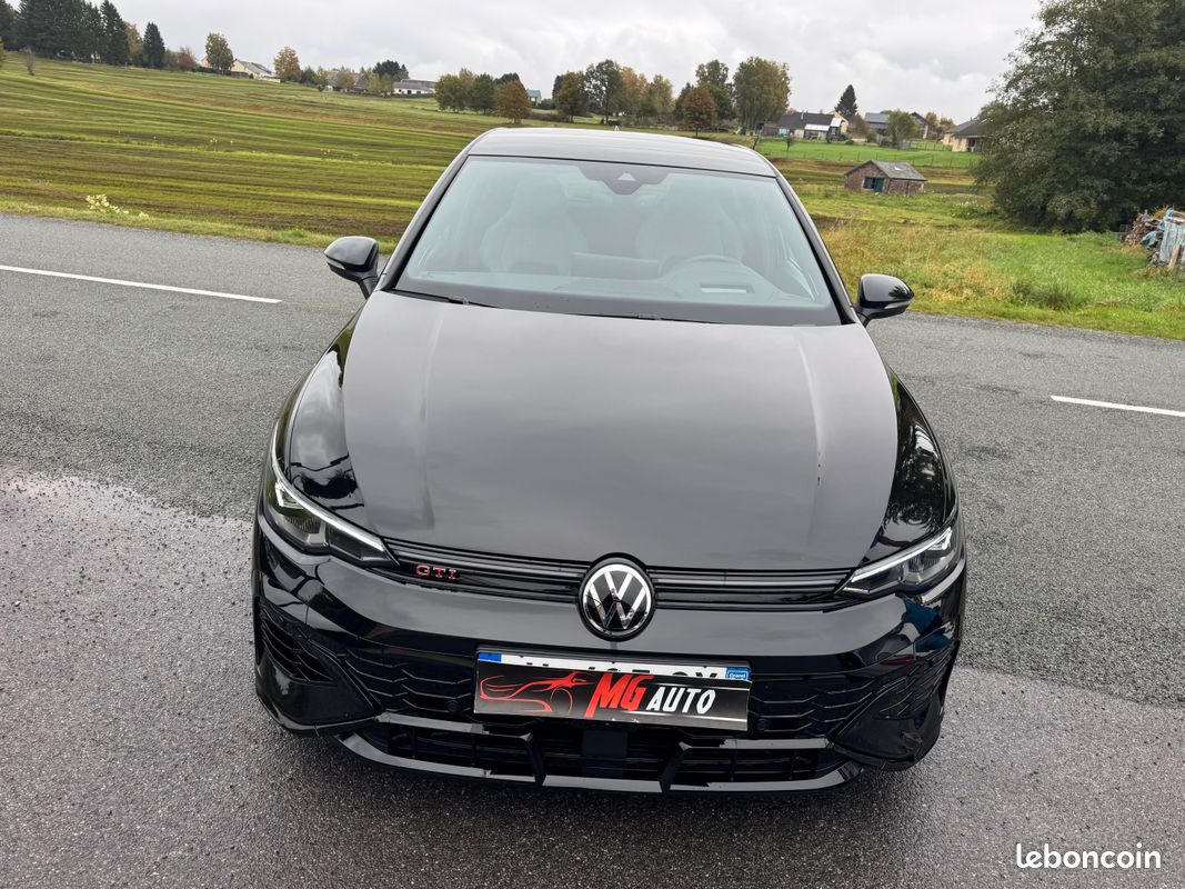 Volkswagen golf 8 gti clubsport face lift gti performance akra 8350 KMS MALUS A PREVOIR 10980 area view dcc toit ouvrant etat neuf rare garantie 11 2026 (image 5)