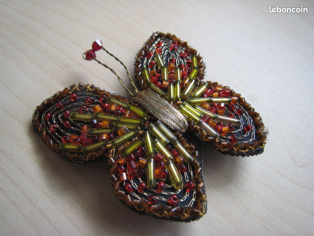 Broche Vintage Années 90 En Perles - Occasion, Bijou Rétro Et Unique