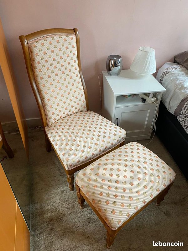 Chaise basse de salon avec son repose-pied style Louis Philippe (image 3)