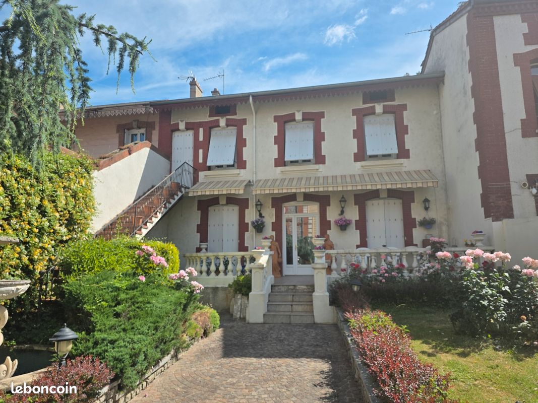 Maison 5 pièces 116 m² · à Unieux · 116 m² · 195 000 €