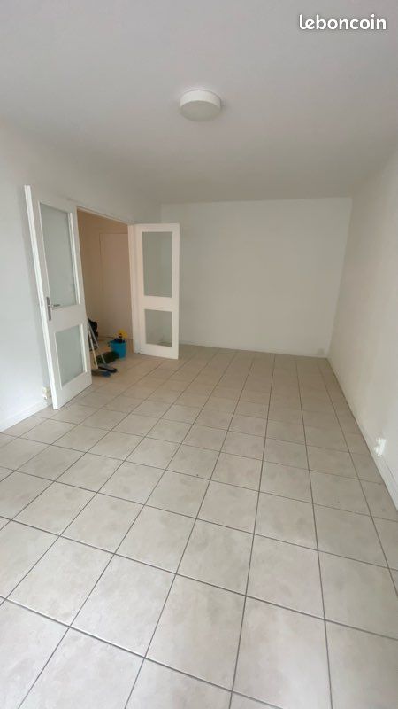Appartement 2 pièces 49 m² · à Les Ulis · 49 m² · 930 €