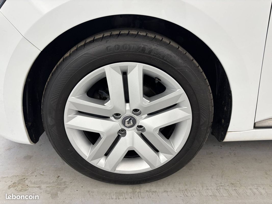 RENAULT Clio TCe 90 - 21 Business (image 19)