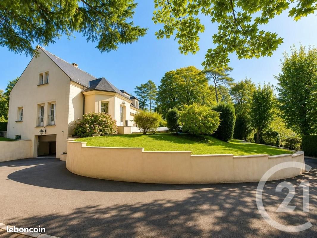 Maison 8 pièces 259 m² · à Nesles-la-Vallée · 259 m² · 799 000 €